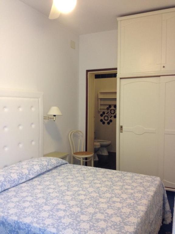 Hotel Tirreno Форте дей Марми Стая снимка