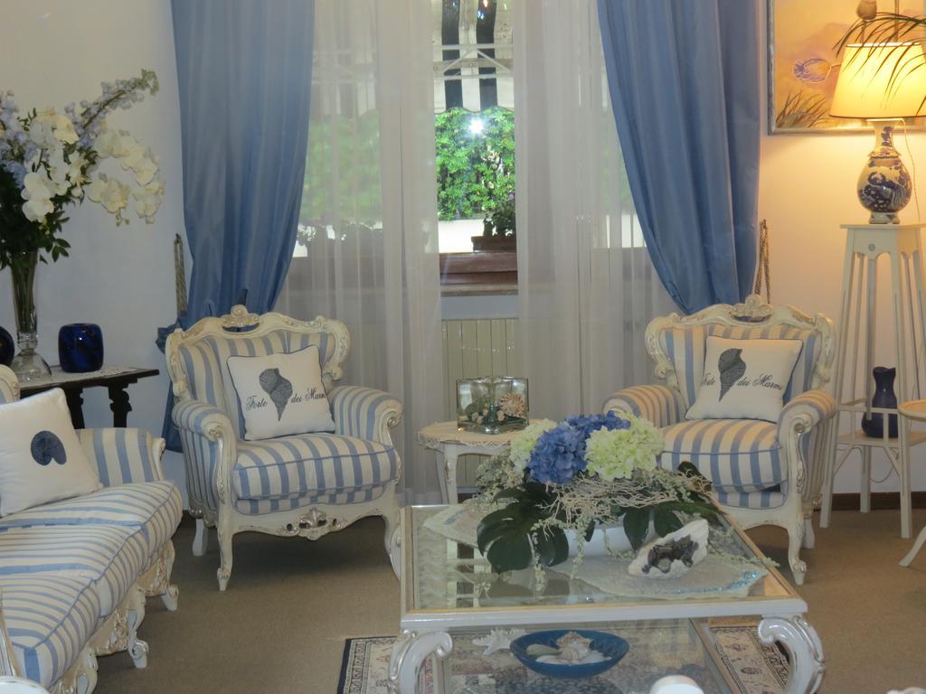 Hotel Tirreno Форте дей Марми Екстериор снимка