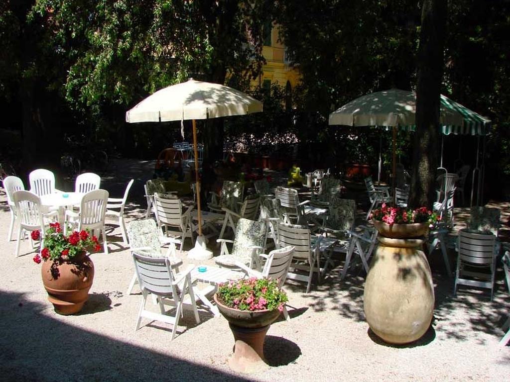 Hotel Tirreno Форте дей Марми Екстериор снимка