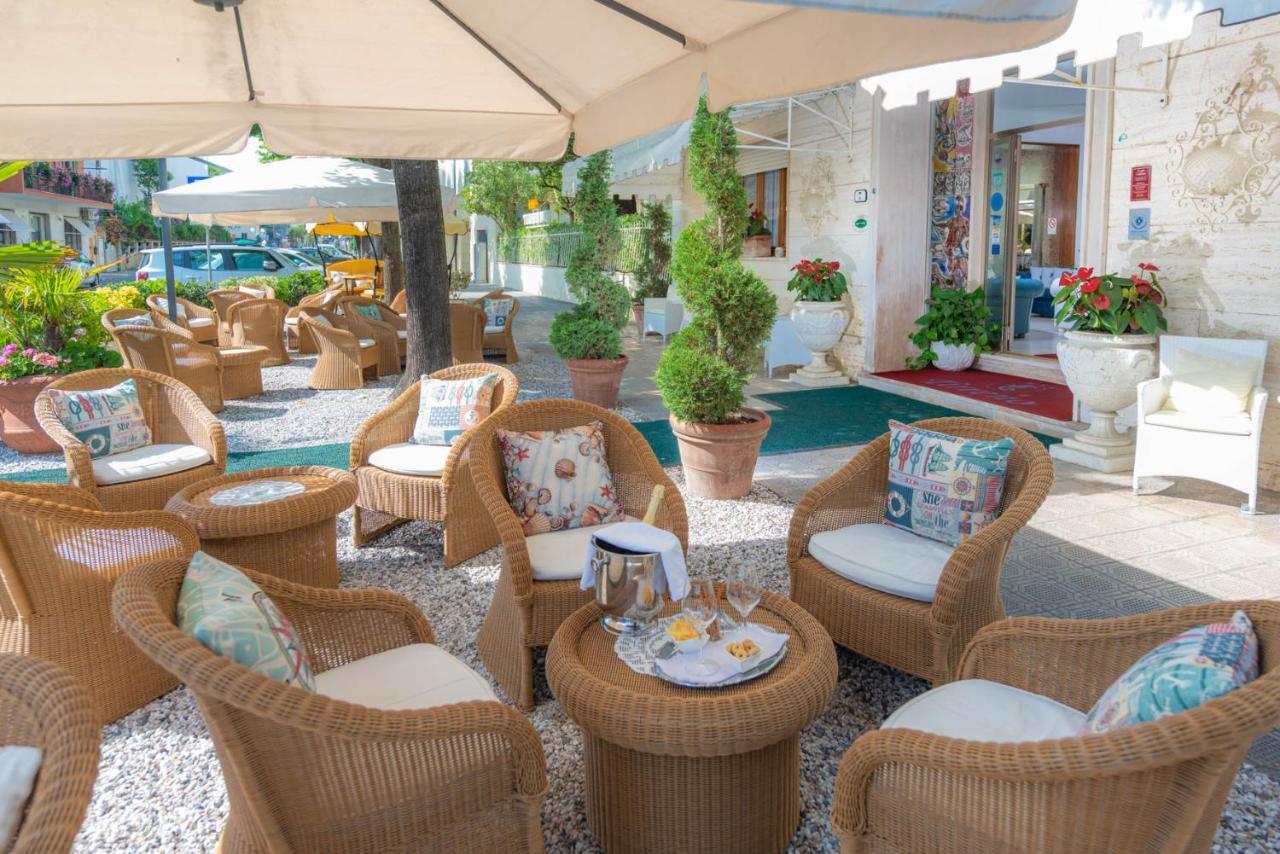 Hotel Tirreno Форте дей Марми Екстериор снимка